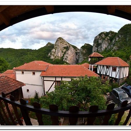 Golemi Kamik Pirot Vlasi Dış mekan fotoğraf