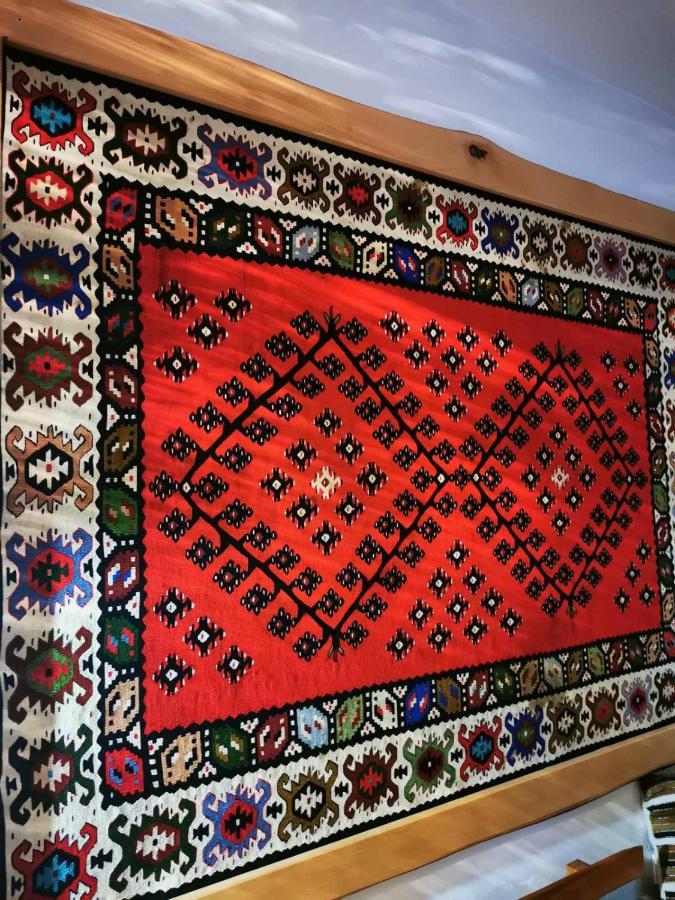 Golemi Kamik Pirot Vlasi Dış mekan fotoğraf