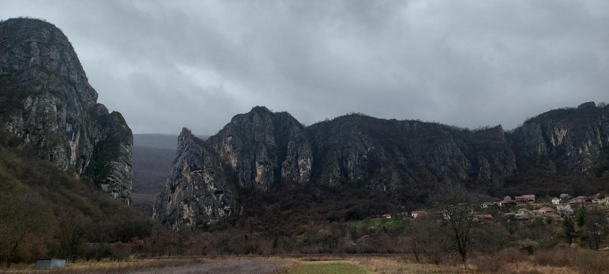 Golemi Kamik Pirot Vlasi Dış mekan fotoğraf