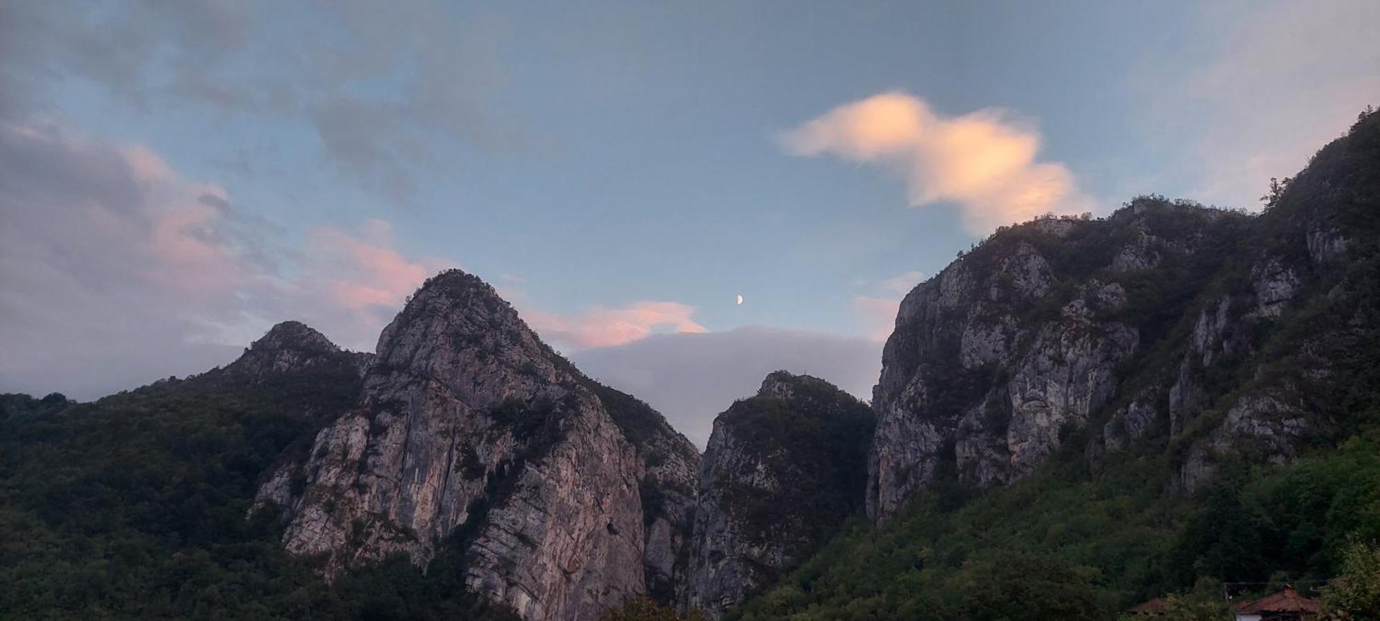 Golemi Kamik Pirot Vlasi Dış mekan fotoğraf